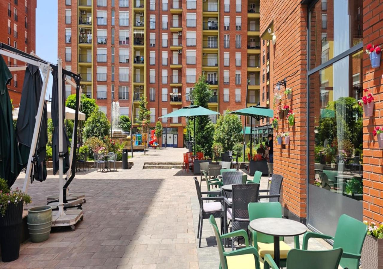 Superb 1 Bedroom In The Best Zone Of The City. Ferizaj Exteriör bild
