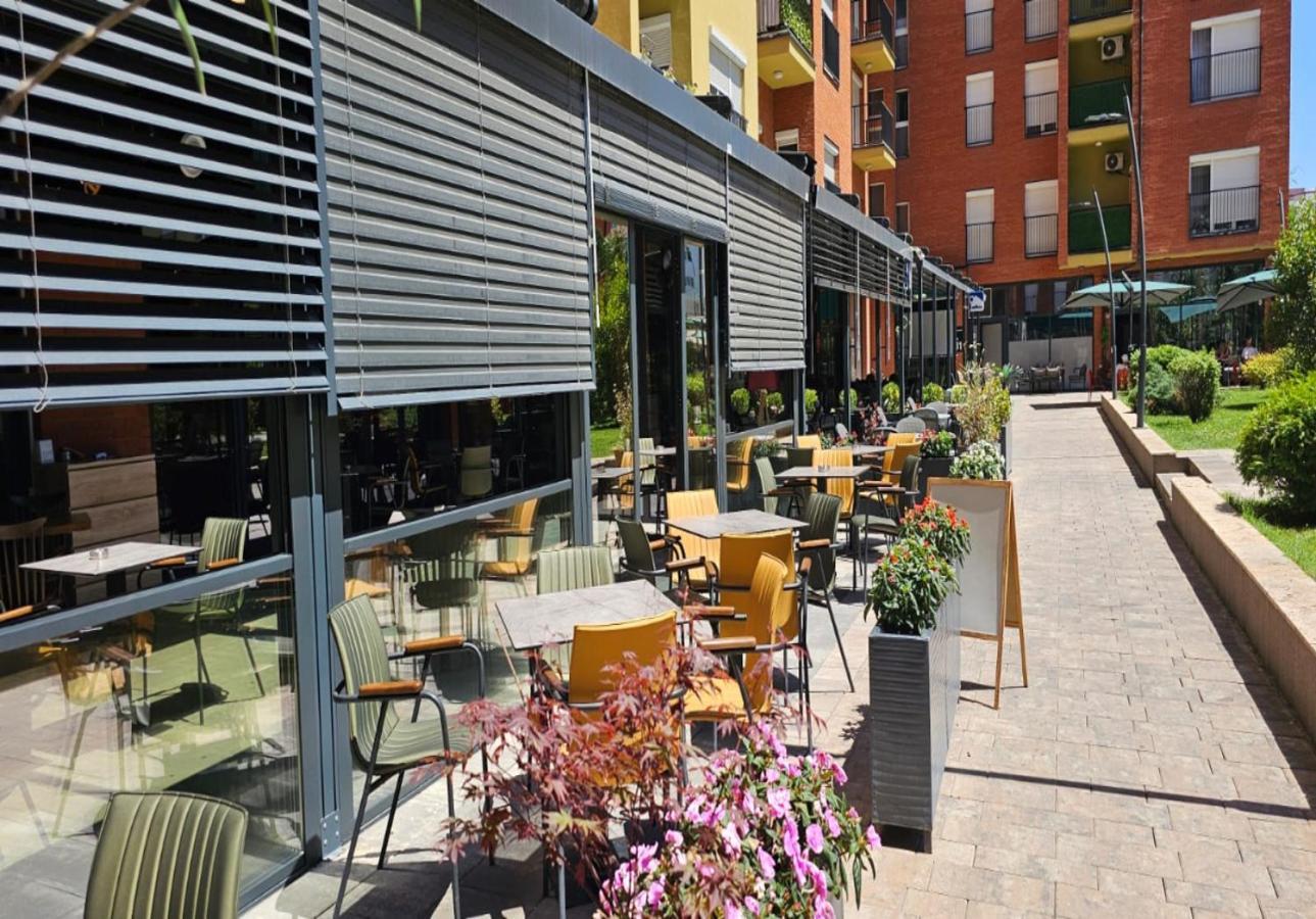 Superb 1 Bedroom In The Best Zone Of The City. Ferizaj Exteriör bild