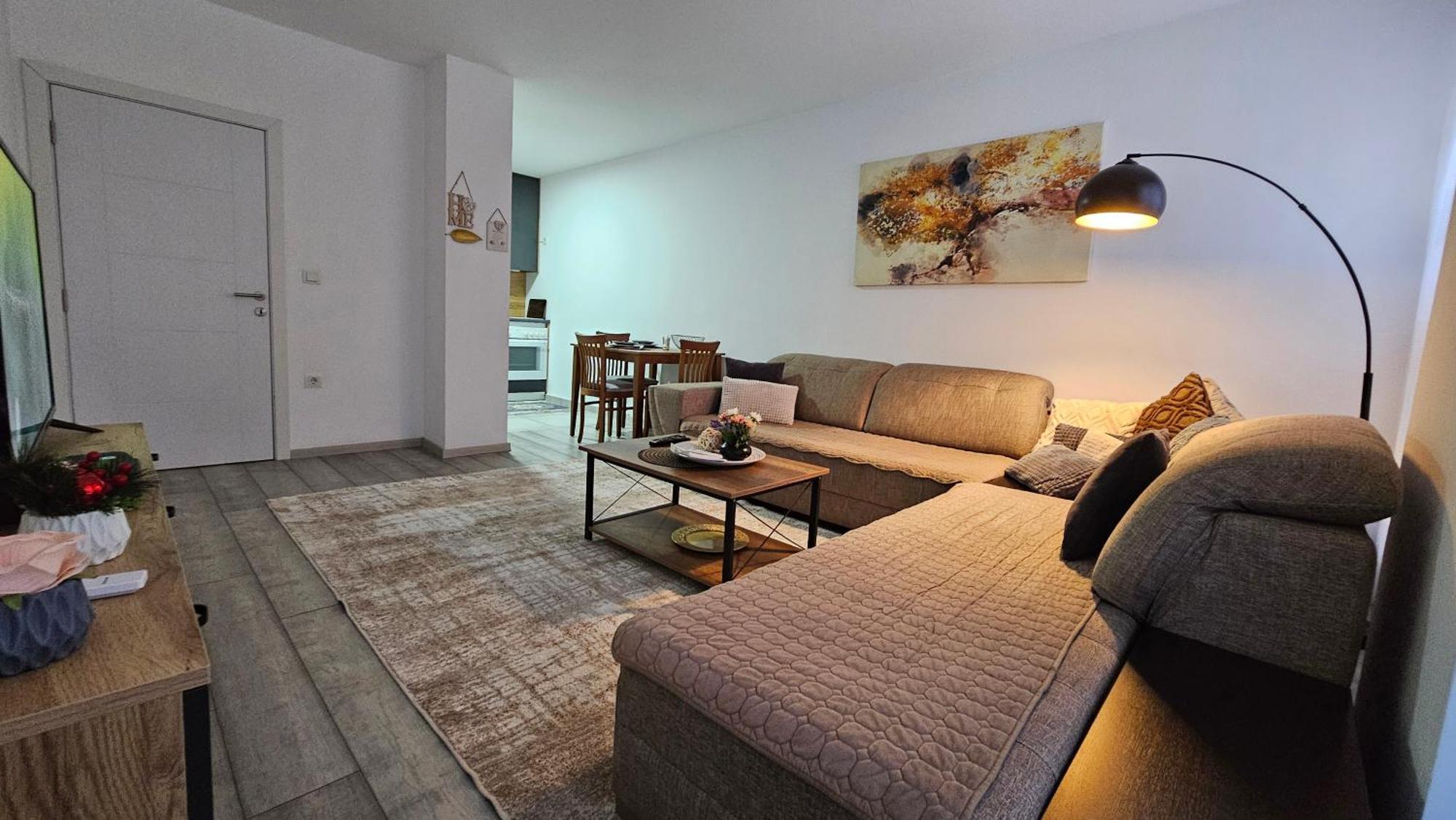 Superb 1 Bedroom In The Best Zone Of The City. Ferizaj Exteriör bild