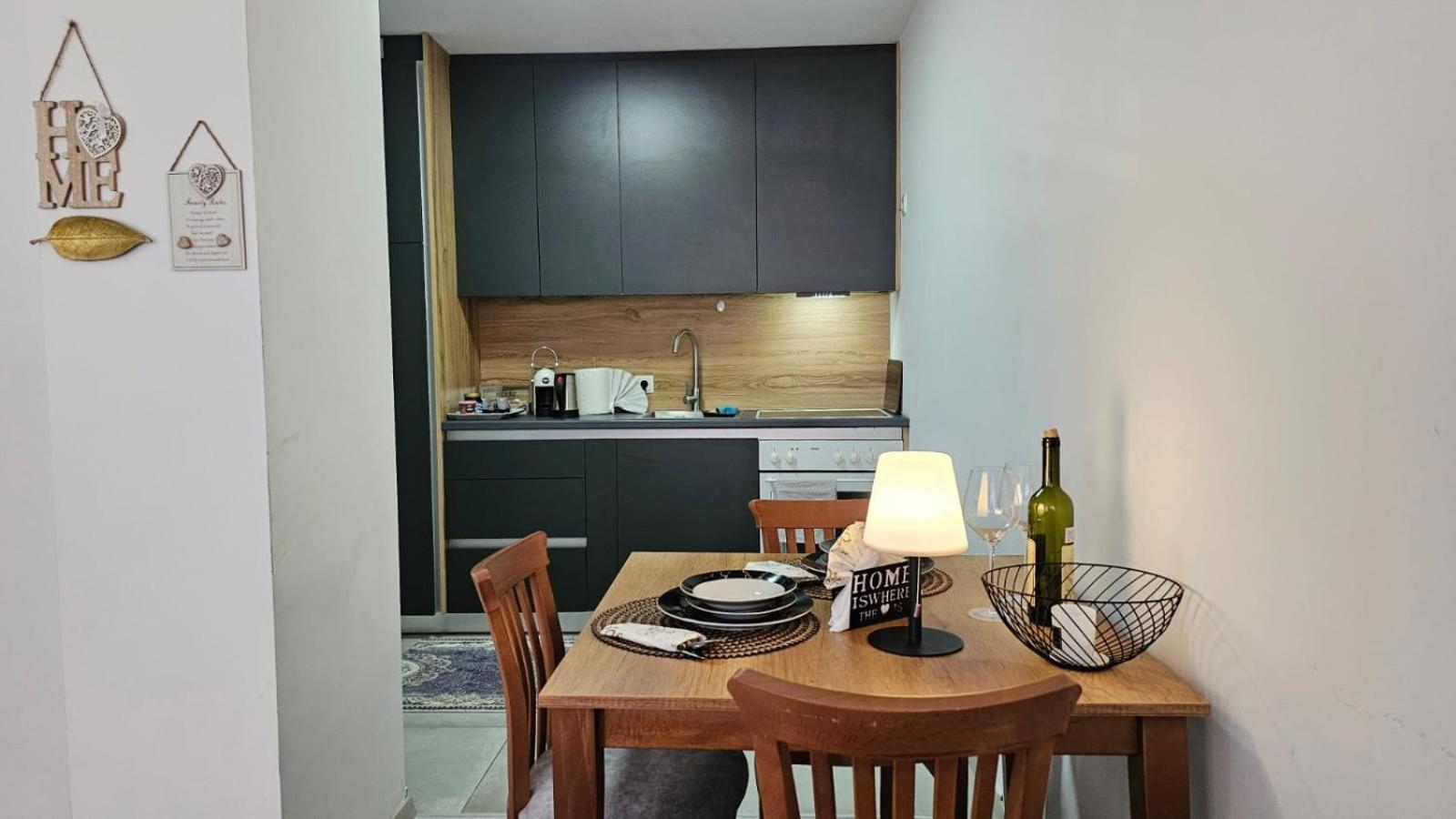 Superb 1 Bedroom In The Best Zone Of The City. Ferizaj Exteriör bild